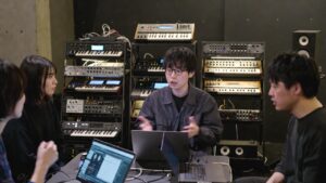 DTMの意見交換をする日本の若者