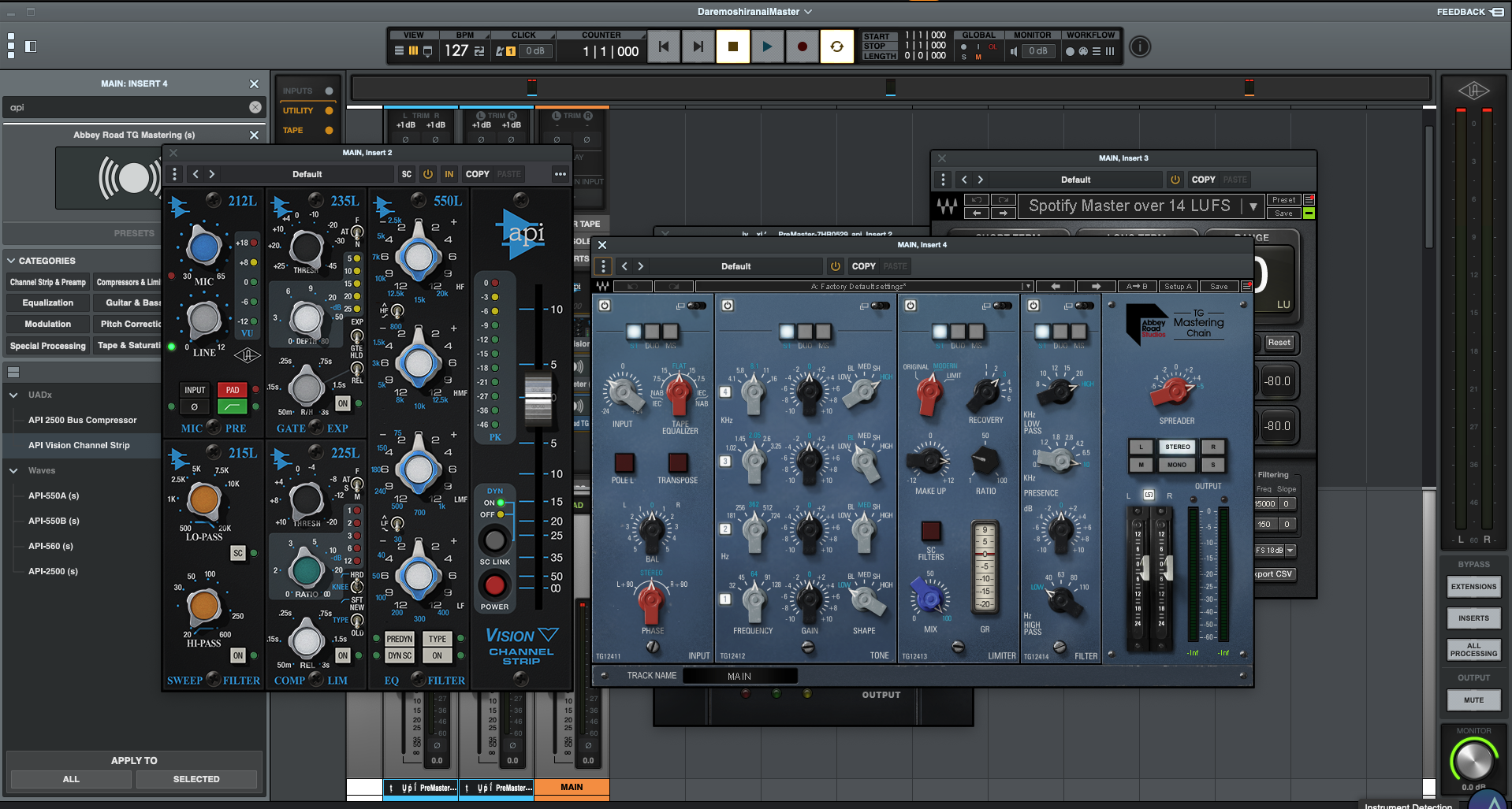 LUNA Proの画面にAbbey Road TG Mastering Chain, API Visionなどのマスタリング用のプラグインが並んでいる