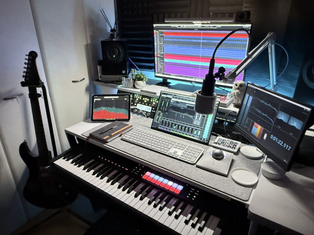 Akashic DTM教室の講師、Kanzashiの作業スタジオ